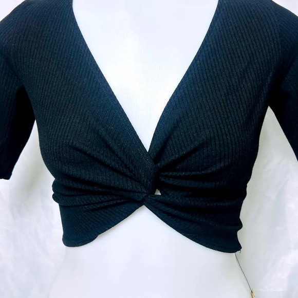Reformation ~ Black Ribbed ~ Twist Front V-Neck Crop Top ~ Short Sleeve ~ XS NWT - Picture 7 of 10